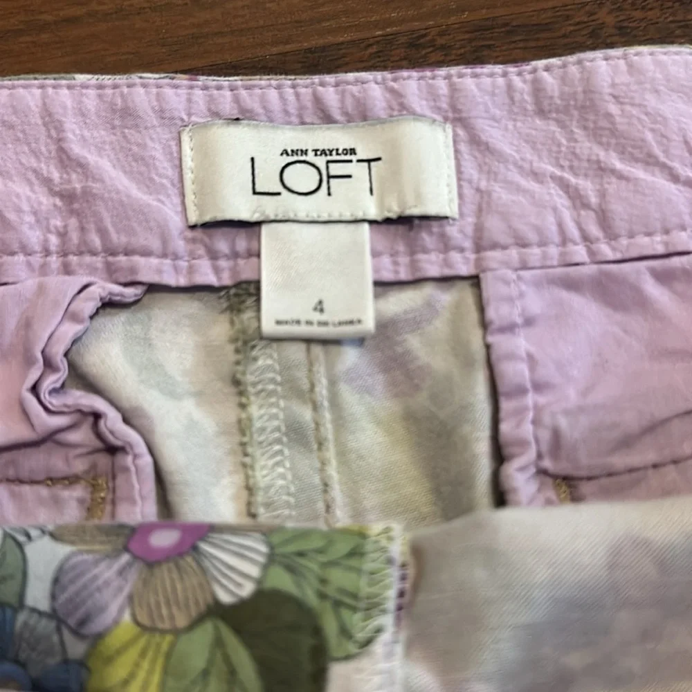 Ann Loft Taylor Chino Purple Floral Shorts Size 4 - Picture 6 of 11